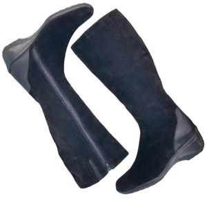 Women's Black Knee-High Boots